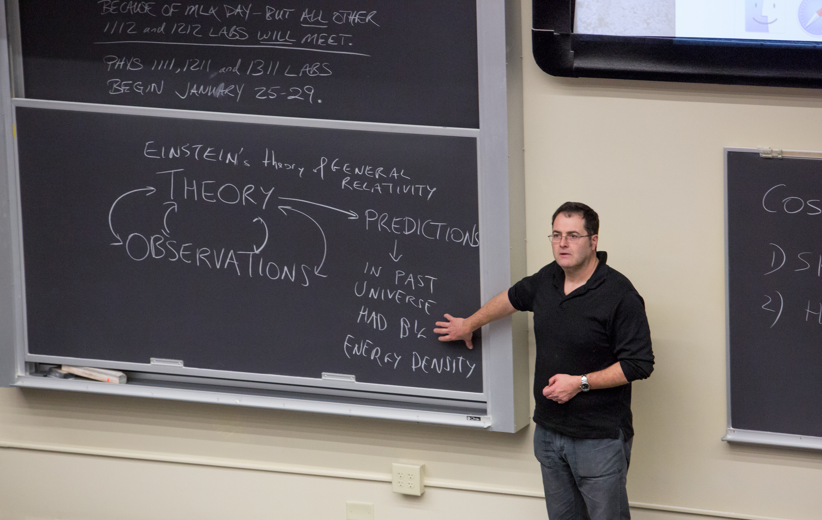 Lars Magnani presenting at Science cafe.